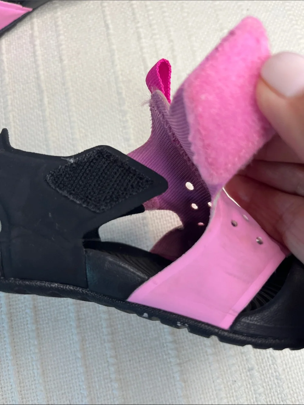 Nike Kids Pink & Black Water Sandals, toddler size 7 child, Swish, lightweight